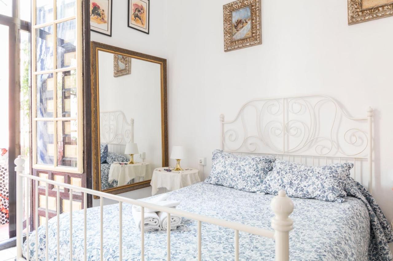 مالقة Hostel Patio 19 المظهر الخارجي الصورة