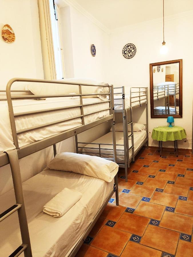 مالقة Hostel Patio 19 المظهر الخارجي الصورة