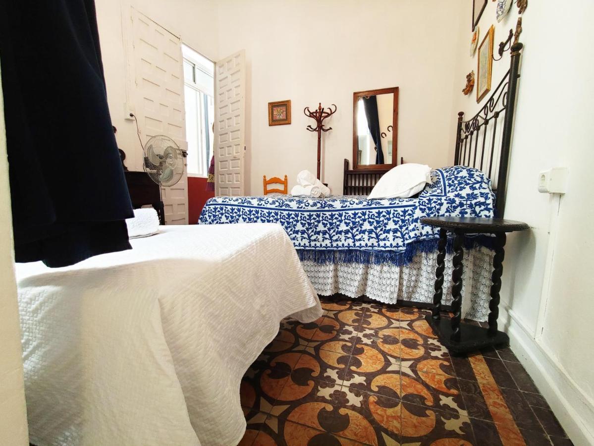 مالقة Hostel Patio 19 المظهر الخارجي الصورة