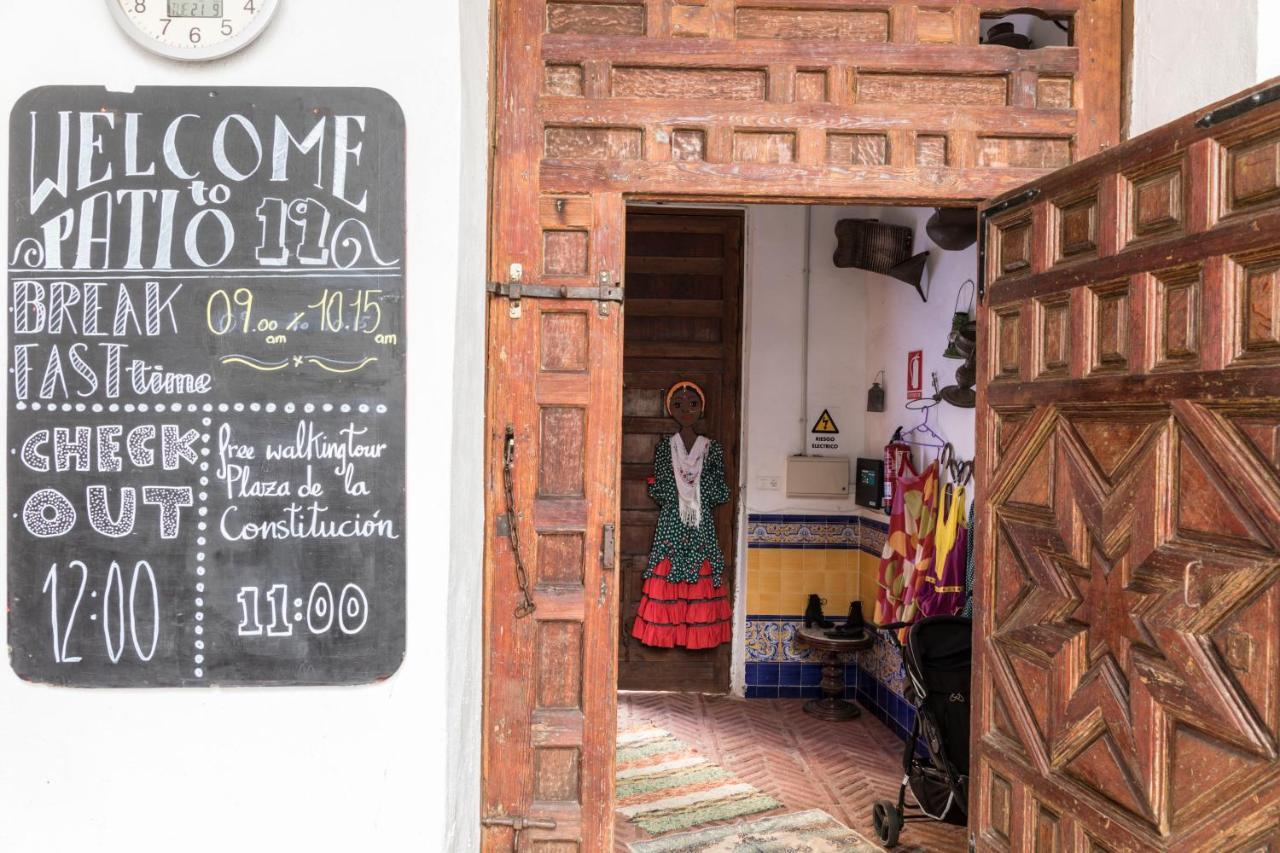 مالقة Hostel Patio 19 المظهر الخارجي الصورة
