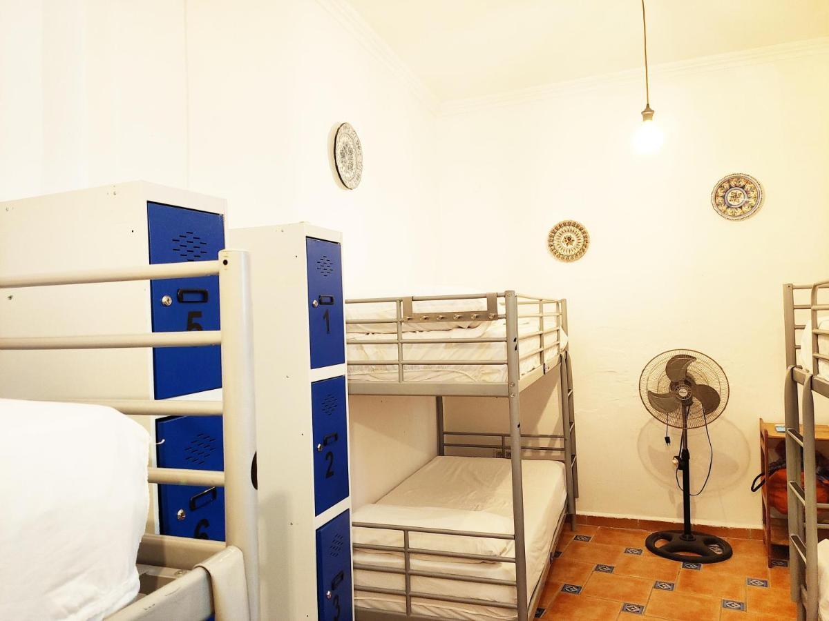 مالقة Hostel Patio 19 المظهر الخارجي الصورة