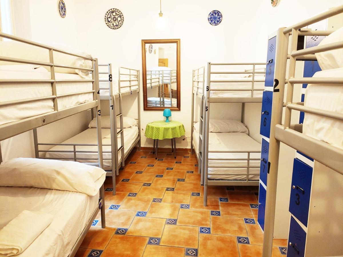 مالقة Hostel Patio 19 المظهر الخارجي الصورة